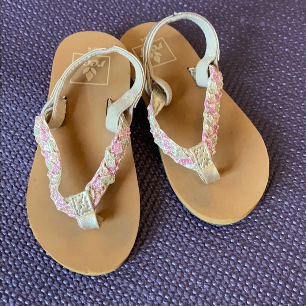 Toddler size 4 flip flop and slipper bundle